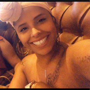 Meet your Posher, Bruna